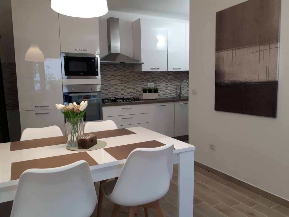 Villa Zoe Porec Bagian luar foto
