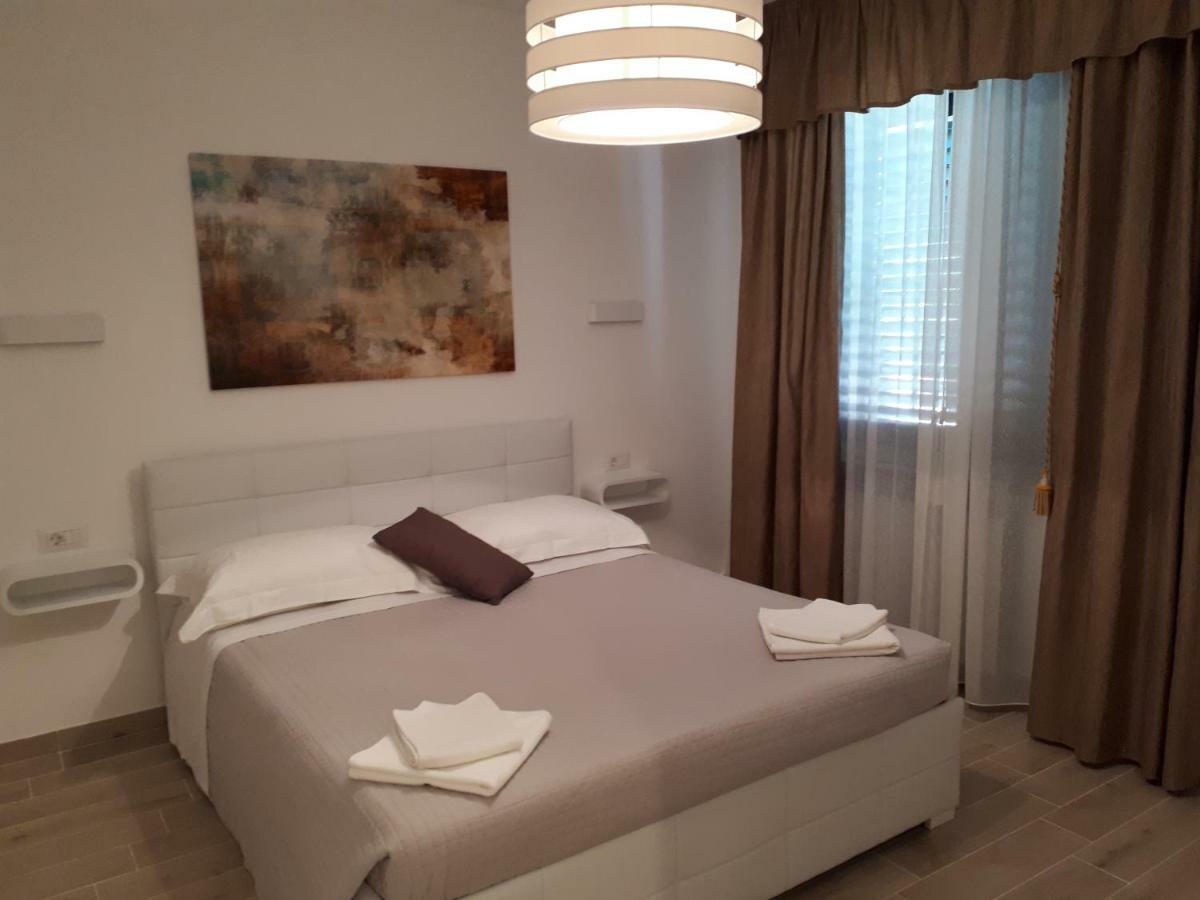 Villa Zoe Porec Bagian luar foto